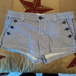 American Eagle Shorts. Size 4. Blue /white stripes